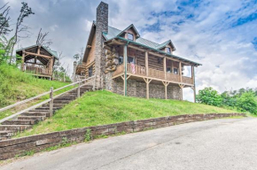 Log Cabin with Hot Tub and Games, 5 Mi to Pigeon Forge